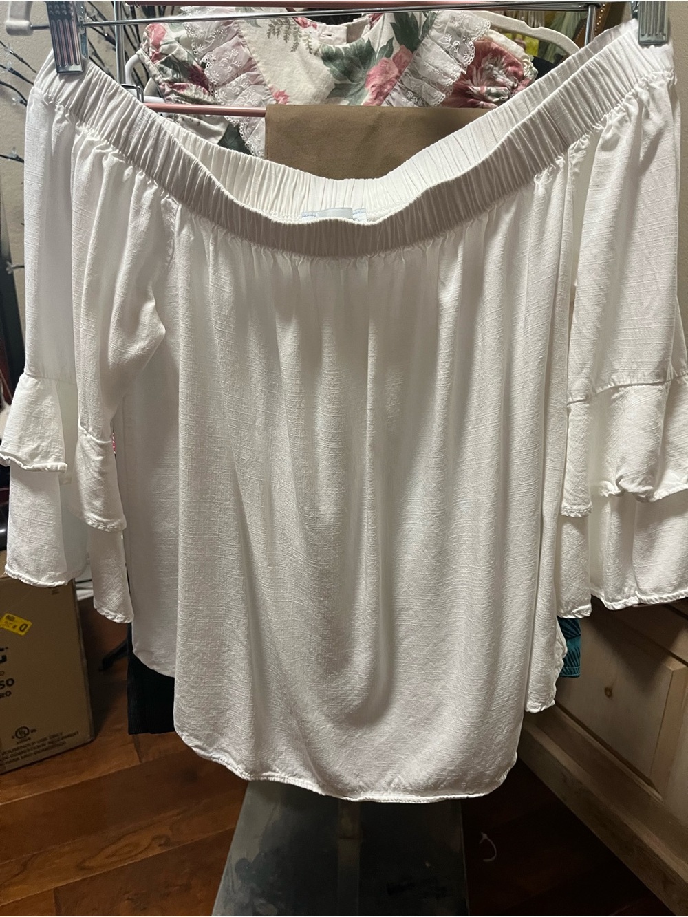 Paradiso Women’s White Off-Shoulder Ruffle Sleeve Blouse
